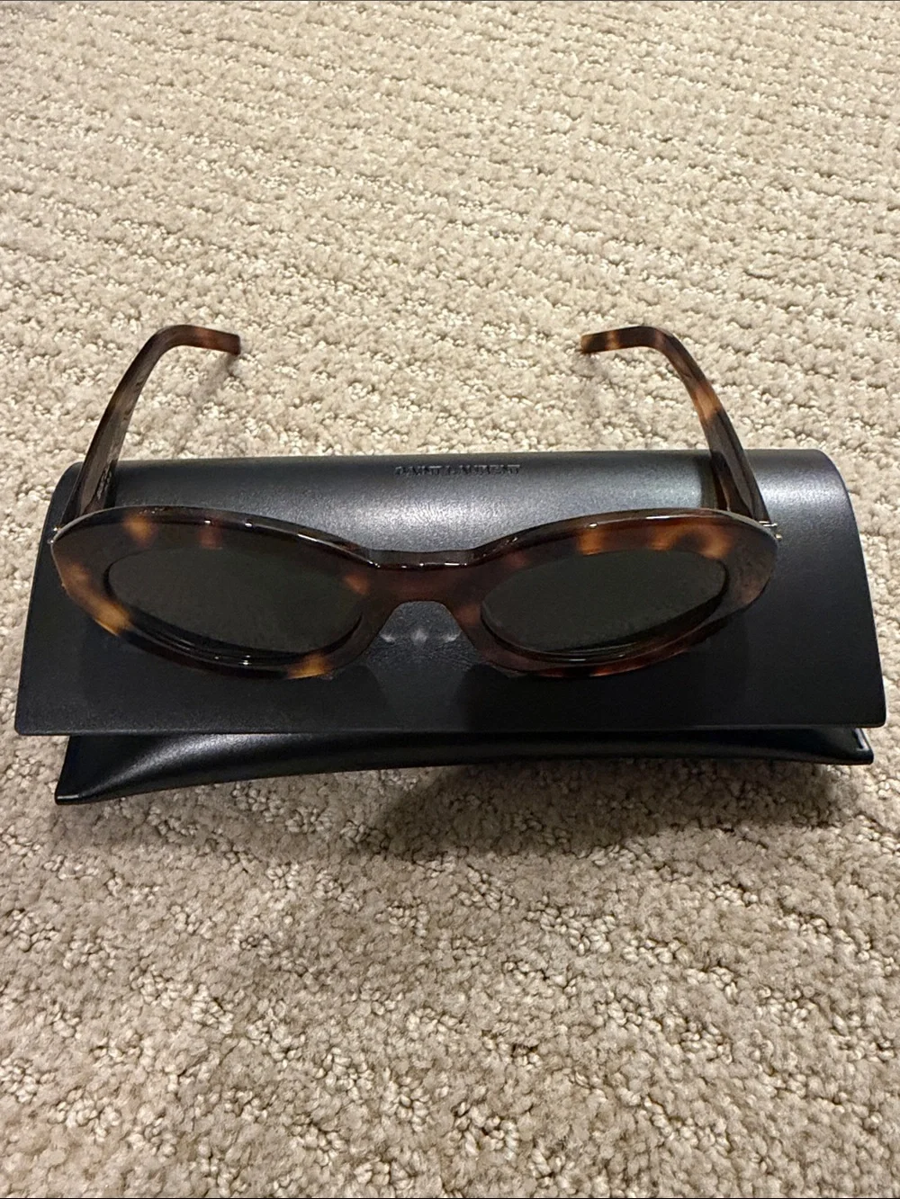 Saint Laurent iconic saint